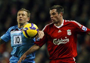 Παρά τη… δυστοκία η Λίβερπουλ απολαμβάνει την κορυφή