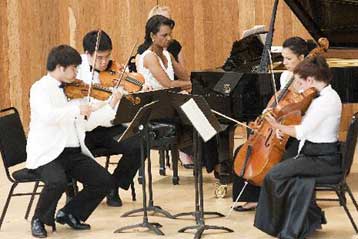 Η Κοντολίζα Ράις ερμηνεύει Μπραμς για τη βασίλισσα Ελισάβετ