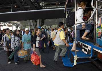 Σε δύο ημέρες θα επαναλειτουργήσει πλήρως το αεροδρόμιο της Μπανγκόκ