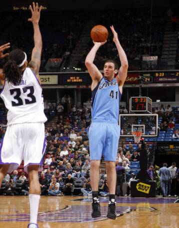 Το… τρία στα τέσσερα πέτυχαν οι Τζαζ με Κουφό