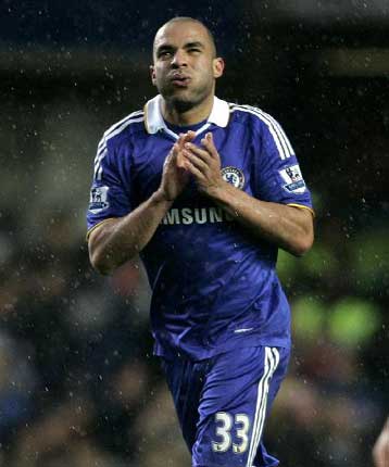 Στο κυνήγι του Αλεξ με… διαμεσολαβητή Ζιλμπέρτο