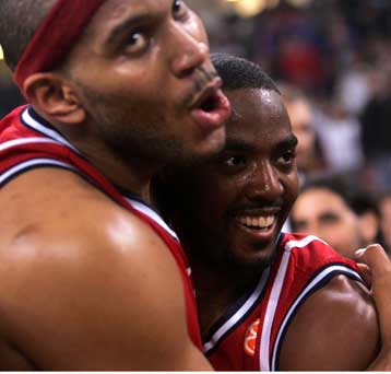 Πανιώνιος με «στέμμα» και σόου του Ολυμπιακού στο ΣΕΦ