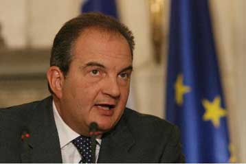 Τηλεφωνική επικοινωνία με τον Μπάρακ Ομπάμα είχε ο Κώστας Καραμανλής