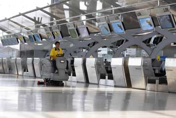 Από την Παρασκευή θα λειτουργήσει κανονικά το διεθνές αεροδρόμιο της Ταϊλάνδης