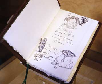 Την Πέμπτη κυκλοφορεί το νέο βιβλίο της Τζόαν Ρόουλινγκ