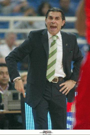 Σε διπλό ταμπλό θέλει να «παίξει» ο Σκαριόλο