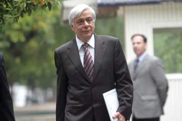 ΟΤΑ και μετανάστευση στην ατζέντα της συνάντησης Καραμανλή – Παυλόπουλου