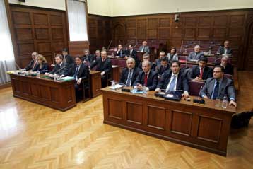 Συναλλαγές εκατομυρίων ευρώ από τη Μονή Βατοπαιδίου αποκαλύπτει η ΤτΕ