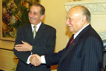 Σε σταθερή, αλλά κρίσιμη κατάσταση η υγεία των Γλ.Κληρίδη και Τ.Παπαδόπουλου