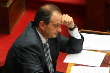 Φουντώντουν στη Ρηγίλλης τα σενάρια για τη «μετά Καραμανλή εποχή»