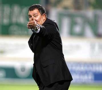 Τι δρόμο έχουν διαλέξει οι διαιτητές αναρωτιέται ο Τεν Κάτε