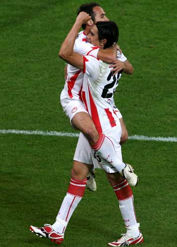 Ανοιξε τη… ψαλίδα ο Ολυμπιακός, φρένο του ΠΑΟΚ, επεισόδια σε ΟΑΚΑ και Καυτανζόγλειο