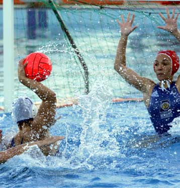 Επιτυχία Βουλιαγμένης στο Τσάμπιονς Καπ, νίκη και ισοπαλία για Εθνικό στο Λεν Τρόφι