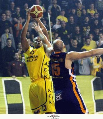 «Ψεύτες και λασπολόγοι» η απάντηση της ΑΕΚ στην Ολύμπια Λάρισας