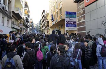 Δεν δόθηκαν απαντήσεις από την ιατροδικαστική εξέταση για τον θάνατο του μαθητή