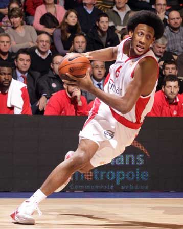 Χωρίς Βασιλόπουλο και Ερτσέγκ, θέλει κορυφή ο Ολυμπιακός