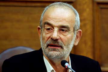 Είμαστε με τη νεολαία που διαδηλώνει χωρίς κουκούλα, απαντά ο Αλ.Αλαβάνος