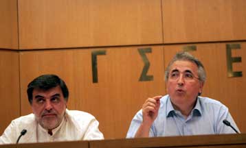 Απορρίπτουν ΓΣΕΕ και ΑΔΕΔΥ το αίτημα Καραμανλή για αναβολή των συλλαλητηρίων