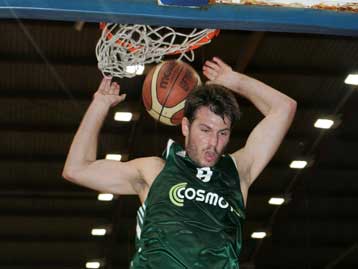 Διάστρεμμα και ο Φώτσης, αμφίβολος για τον αγώνα με την Μπαρτσελόνα