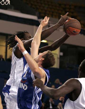 Έσπασε το ρόδι ο Πανελλήνιος, δεύτερη ήττα του Αμαρουσίου, αήττητος ο Αρης