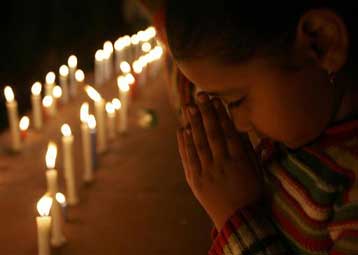 Να μπουν στη μαύρη λίστα του ΟΗΕ οι υπεύθυνοι των επιθέσεων στη Βομβάη ζητά η Ινδία