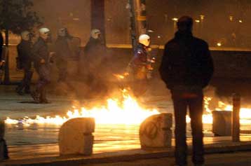 Ανοικτό το ενδεχόμενο επιβολής εκτάκτων μέτρων από την κυβέρνηση