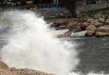 Θυελλώδεις άνεμοι, βροχές και καταιγίδες το σκηνικό του καιρού από την Πέμπτη