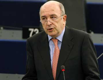 Λύσεις προτείνει η Κομισιόν για σημαντικές και μόνιμες μειώσεις στις τιμές τροφίμων