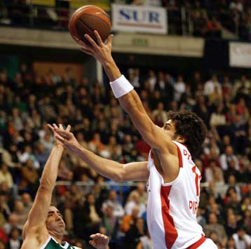 Έχασε την ευκαιρία ο Ολυμπιακός στη Μάλαγα, αλλά δεν έχασε και τη διαφορά