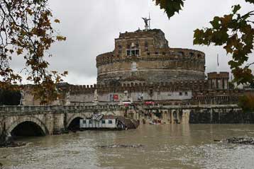 Πρωτοφανείς βροχοπτώσεις πλήττουν την Ιταλία