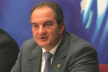 Απέφυγε να απαντήσει στα σενάρια διαδοχής ο Κ.Καραμανλής