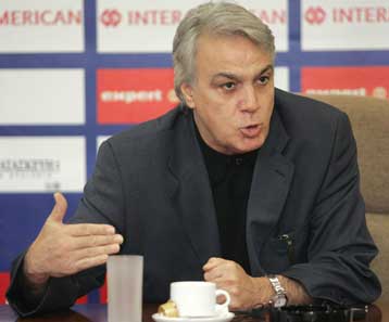 Υποψήφιος και επίσημα για την προεδρία της ΕΠΟ ο Βίκτορας Μητρόπουλος