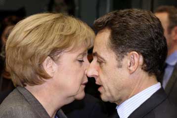 Για «απιστία» απέναντι στη Μέρκελ κατηγορεί τον Σαρκοζί η FAZ