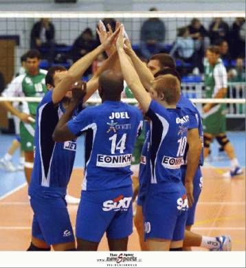 Ο Ολυμπιακός επιβλήθηκε του Ηρακλή, «απόρθητη» η Νέα Σμύρνη, νίκη για Λαμία