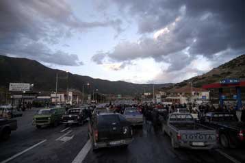 Αγρότες απέκλεισαν για μια ώρα την παλαιά εθνική οδό Θεσσαλονίκης – Βέροιας