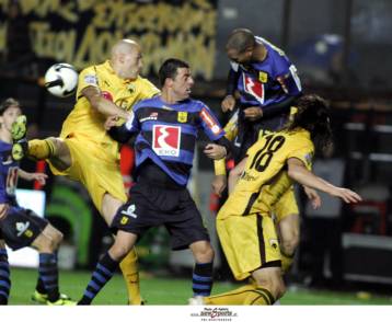 Δεν ξεμάκρυνε ο Αρης και η ΑΕΚ πάλι δεν πήρε το «διπλό»