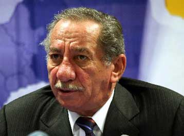 Ύστατο χαίρε στον Τάσσο Παπαδόπουλο απευθύνουν Κύπρος και Ελλάδα