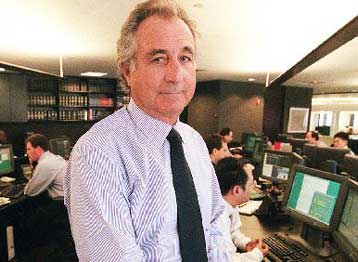 Απάτη-μαμούθ ύψους 50 δισ. δολαρίων με πρωταγωνιστή πρώην πρόεδρο του Nasdaq