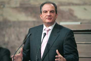 Συστράτευση για Βατοπαίδι και προϋπολογισμό θα ζητήσει ο Κ.Καραμανλής από την ΚΟ