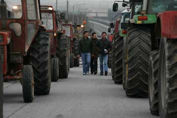 Συνεχίζονται οι κινητοποιήσεις των αγροτών