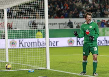 Ξεκαθαρίζει η πρόκριση σε τέσσερις ομίλους του Κυπέλλου UEFA