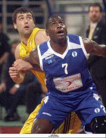 Πρώτο… στραβοπάτημα για τον Αρη το 78-65 από την Τουρκ Τέλεκομ