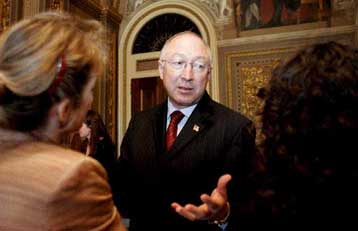 Τον νέο υπουργό Εσωτερικών ανακοίνωσε την Τετάρτη ο Μπαράκ Ομπάμα