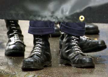 Νέες συλλήψεις μετά την επίθεση νεοναζί εναντίον αστυνομικού σε γερμανική πόλη