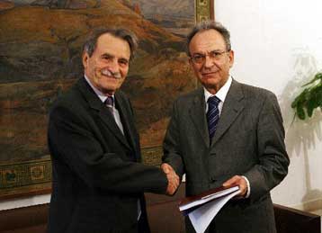 Παραμερισμό του ΑΣΕΠ στις προσλήψεις καταγγέλλει ο πρόεδρος της Αρχής