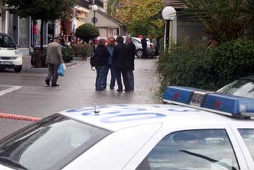 Αγνωστος πυροβόλησε μαθητή έξω από σχολείο στο Περιστέρι