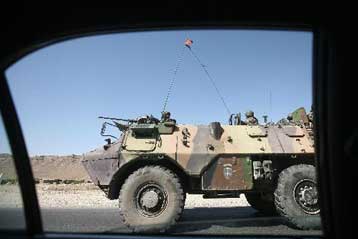 Σαρκοζί στηρίζει Ομπάμα με γαλλικές ενισχύσεις στο Αφγανιστάν