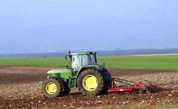 Μείωση 7,1% στο εισόδημα των Ελλήνων αγροτών το 2008