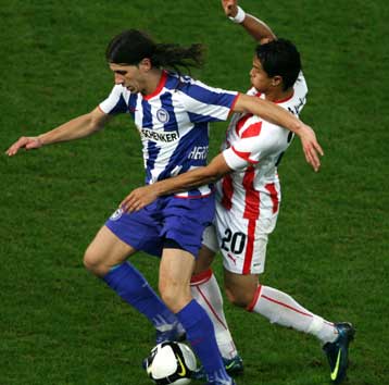 Ο Ολυμπιακός μάς φοβήθηκε, υποστήριξε ο Λουσιέν Φαβρ