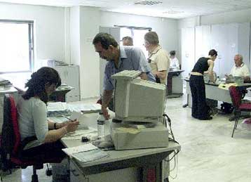 «Τρύπα» στα φορολογικά έσοδα από τη «στάση πληρωμών» για ληξιπρόθεσμα-περαίωση